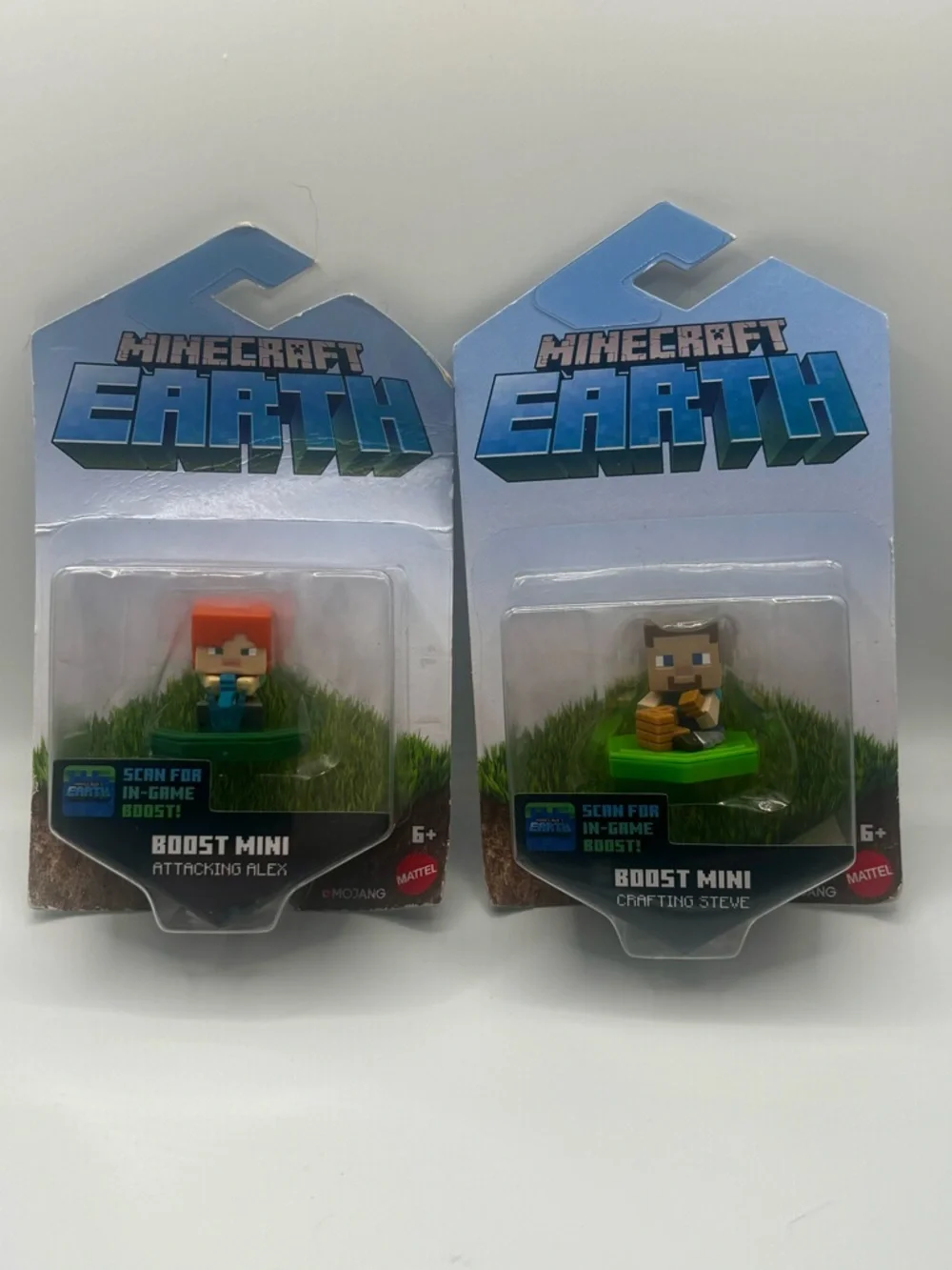 Minecraft Earth Boost Mini Figures - Attacking Alex & Crafting Steve